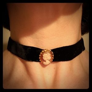 Vintage handcarved 12k gold filled cameo choker